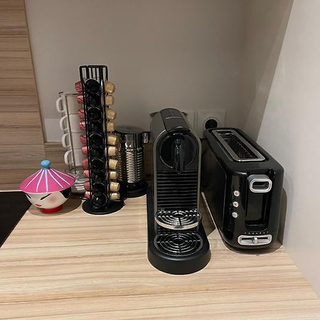 Cannes Vieux Port , true seafront& view, 5G Fibre&BBC Extérieur photo
