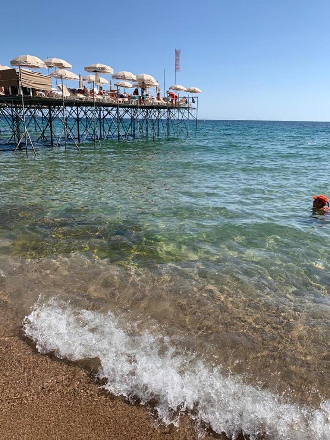 Cannes Vieux Port , true seafront& view, 5G Fibre&BBC Extérieur photo
